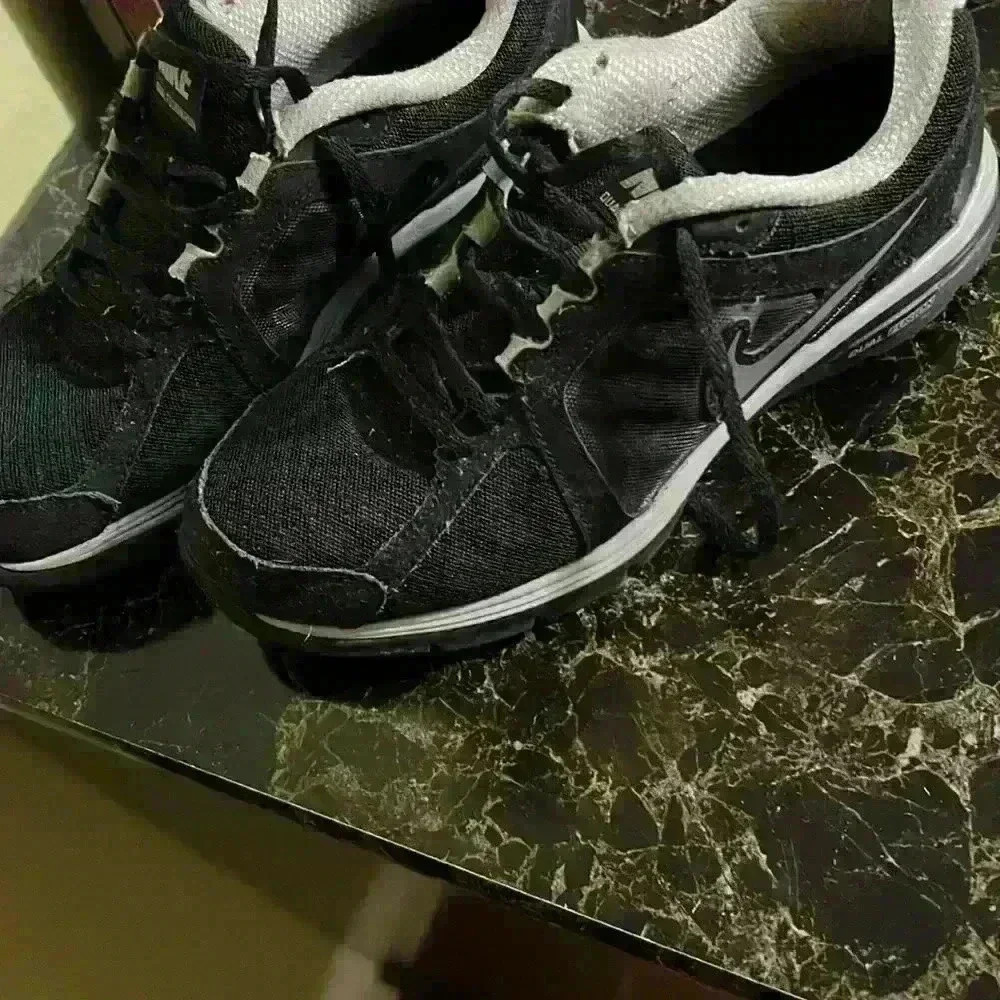 Nike Dual fusion men running, walking, athletic, , gym, ,or women sneakers : - Picture 3 of 5